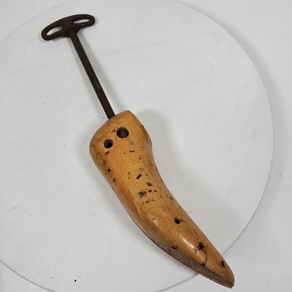 Vintage Geo E. Belcher Wood Shoe Stretcher No. 2 - Picture 6 of 8